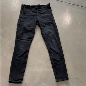 Resolution pull on Jean legging